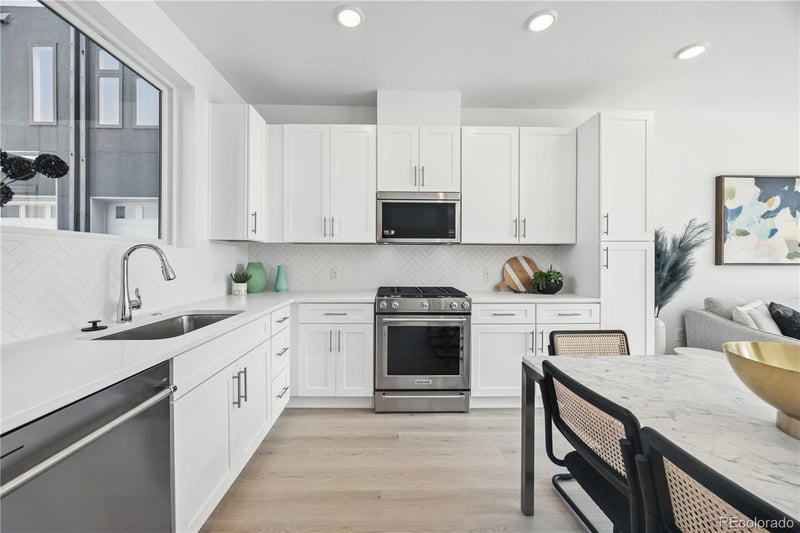 10 Oneida Ct, Denver, CO 80230