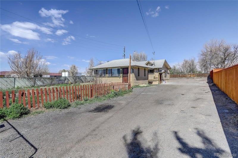 1440 Moline St, Aurora, CO 80010