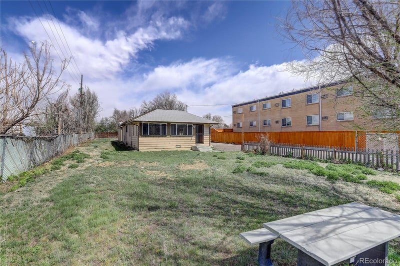 1440 Moline St, Aurora, CO 80010