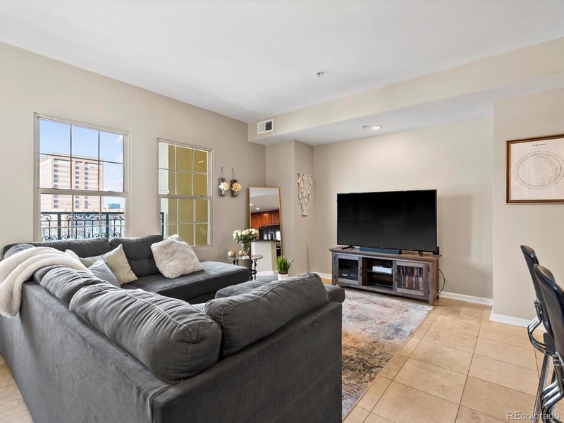 975 Lincoln St #4F, Denver, CO 80203