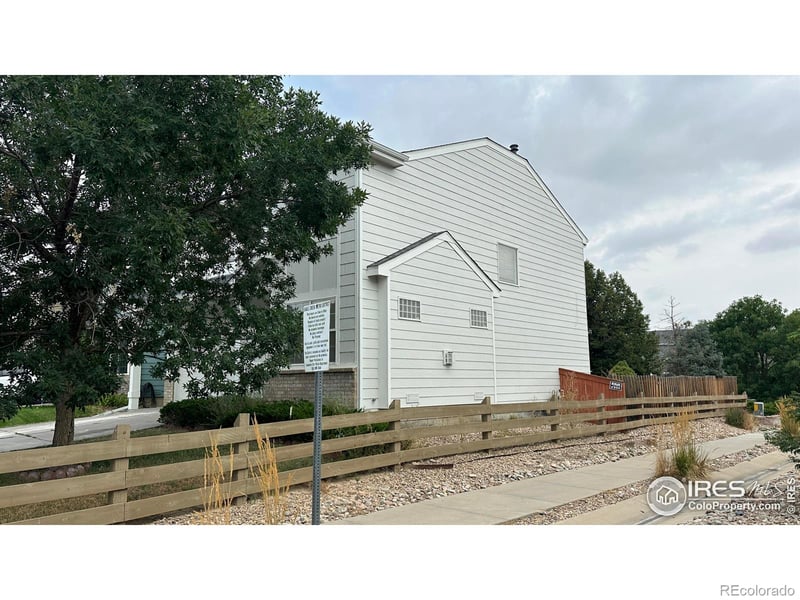 9758 Joliet Cir, Commerce City, CO 80022