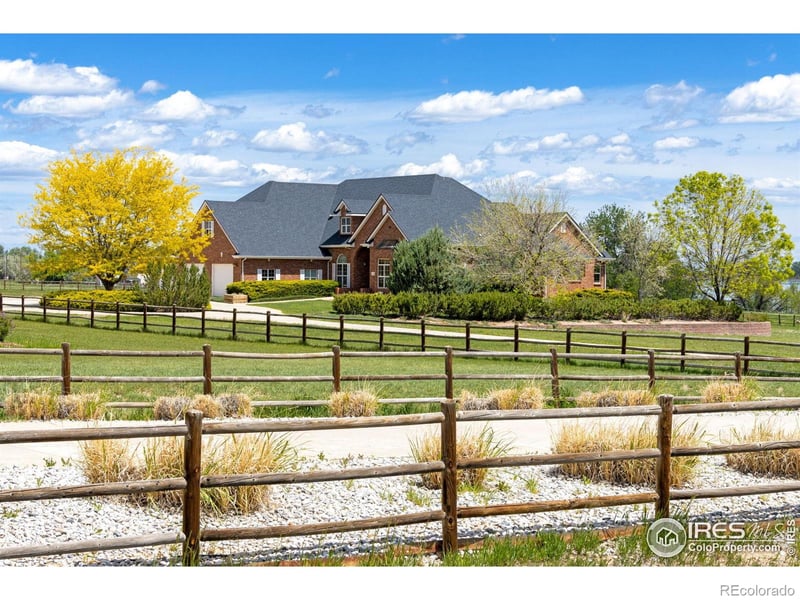 2366 Shoreside Dr, Berthoud, CO 80513