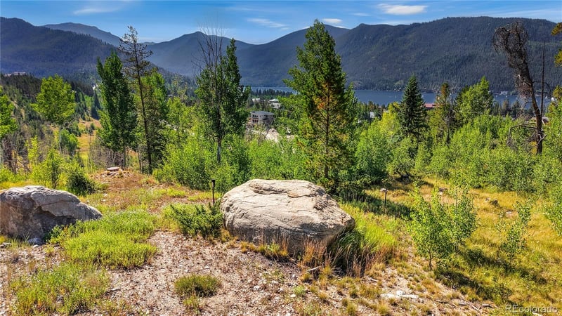 932 Old Tonahutu Ridge Rd, Grand Lake, CO 80447