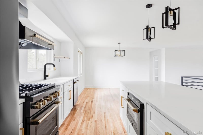 2961 S Rosemary St, Denver, CO 80231