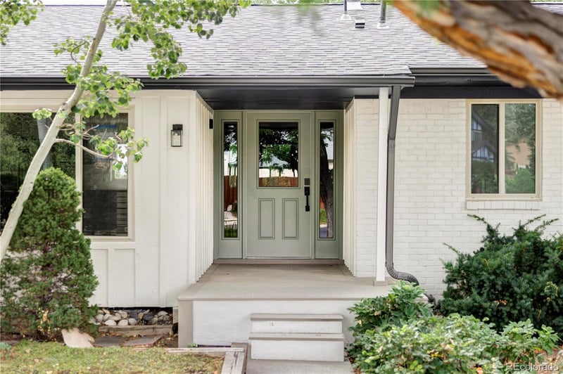 2961 S Rosemary St, Denver, CO 80231