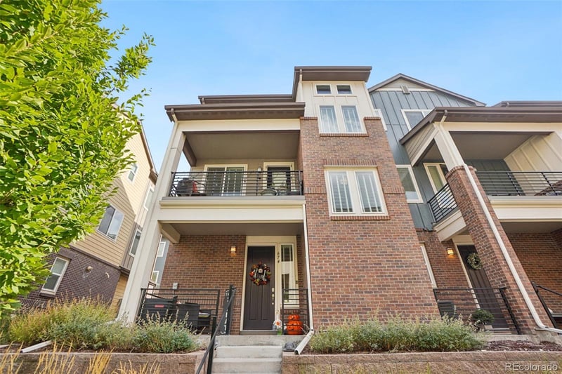 674 Hinsdale Ave, Littleton, CO 80122