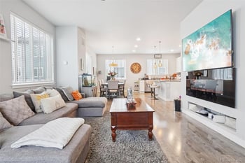 674 Hinsdale Ave, Littleton, CO 80122