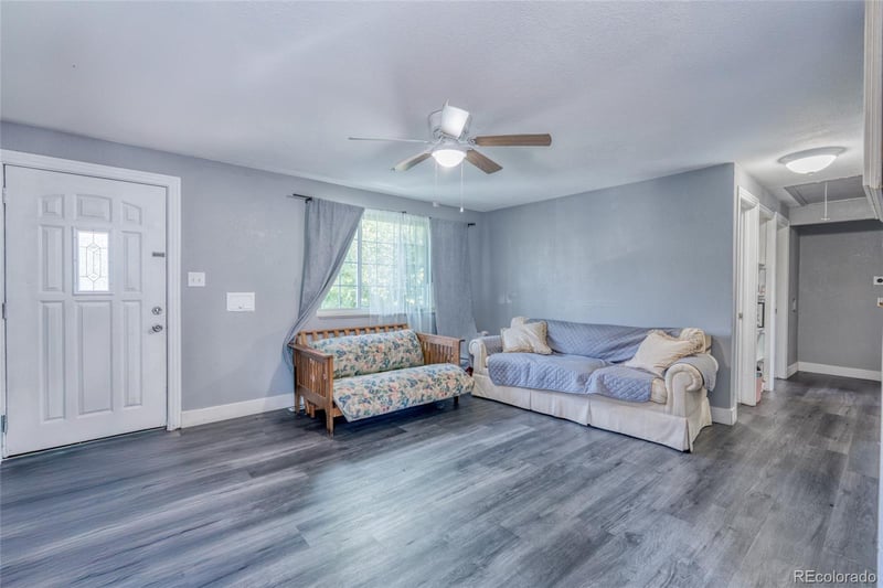 384 Dayton St, Aurora, CO 80010