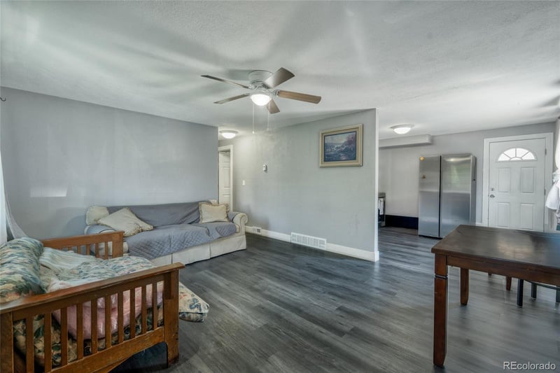 384 Dayton St, Aurora, CO 80010