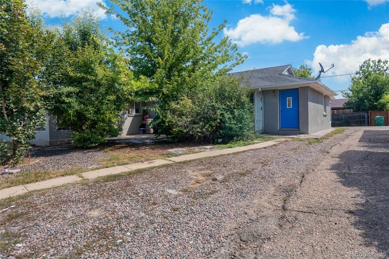 384 Dayton St, Aurora, CO 80010