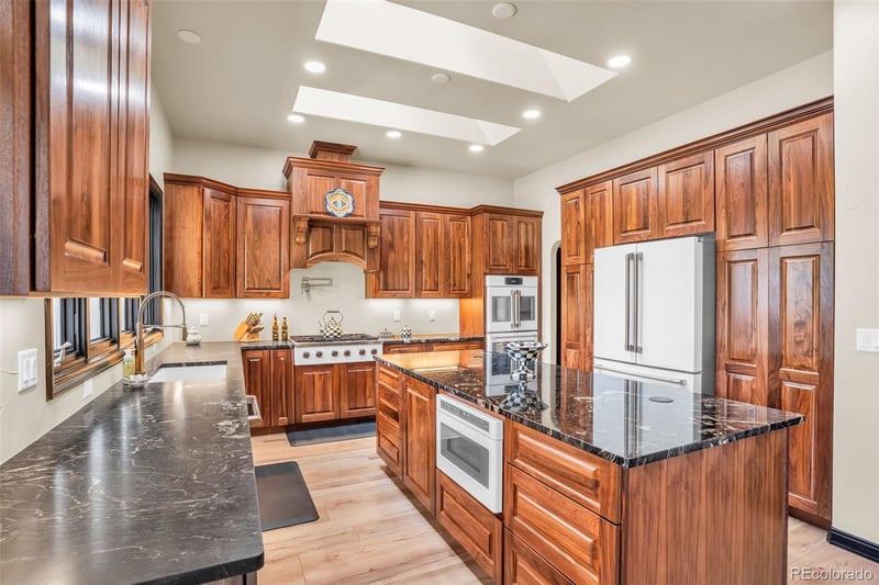 128 San Carlos Rd, Pueblo, CO 81005