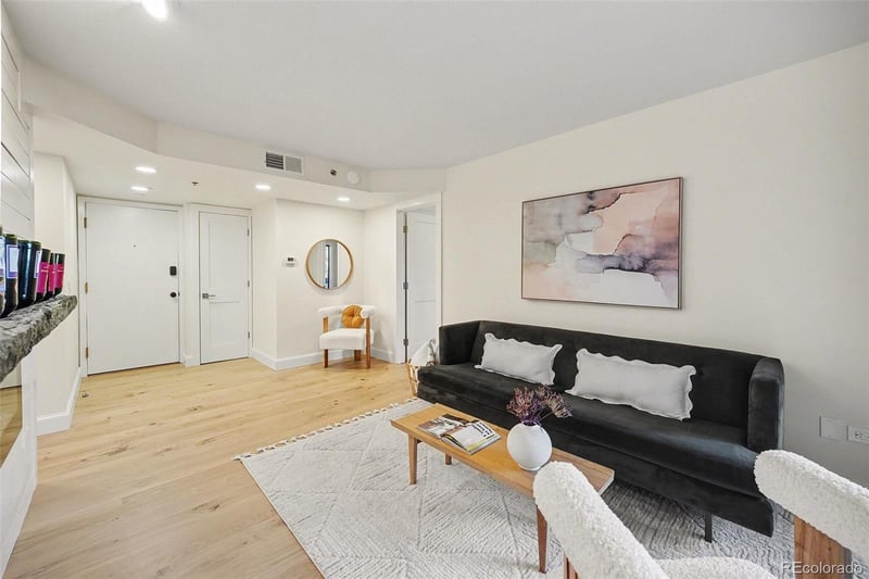 350 Detroit St #209, Denver, CO 80206