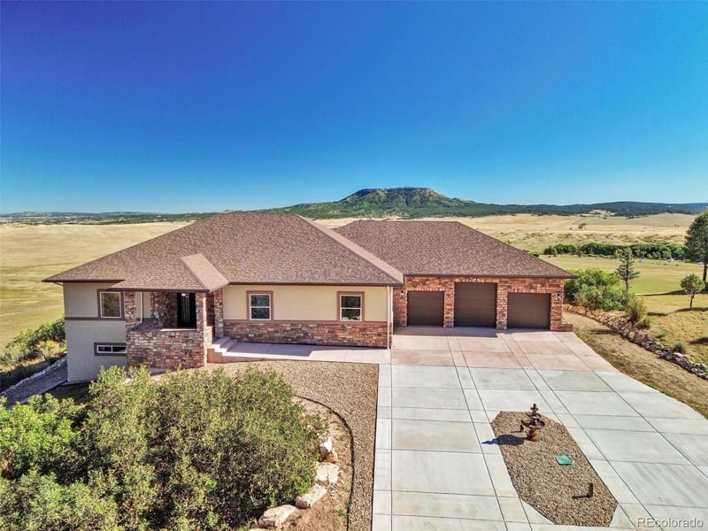 5585 Country Club Dr, Larkspur, CO 80118