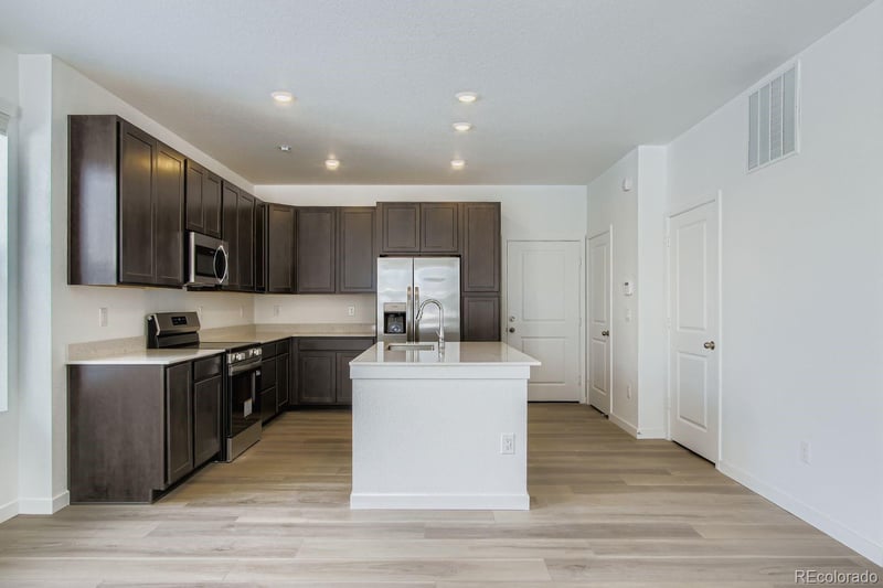 8935 Whiteclover St, Littleton, CO 80125