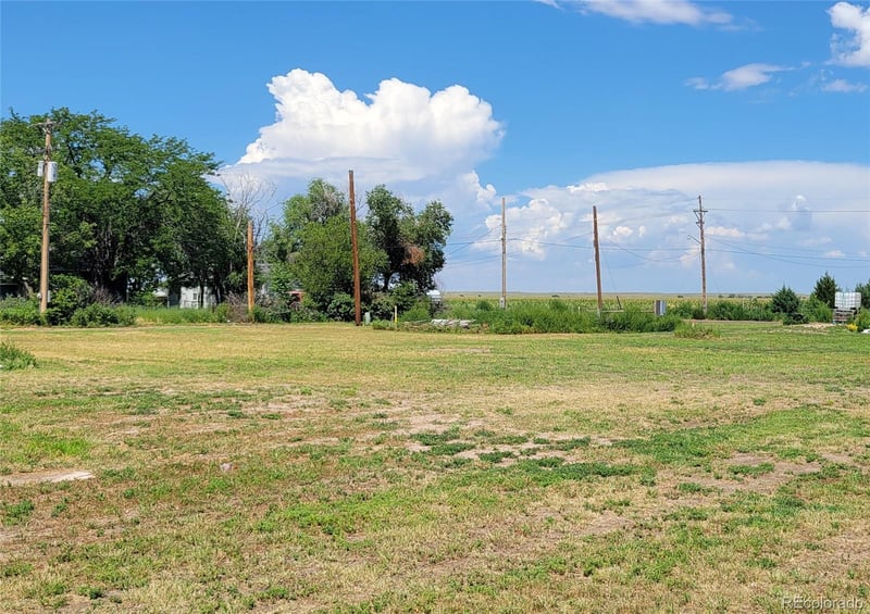 418 2nd St, Julesburg, CO 80737