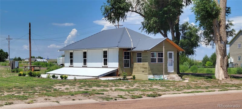 420 2nd St, Julesburg, CO 80737