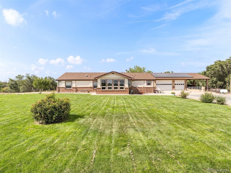 745 38th Ln, Pueblo, CO 81006