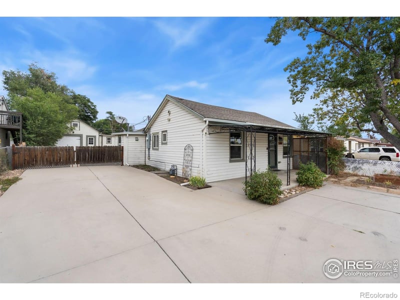 3085 64th Ave, Denver, CO 80221