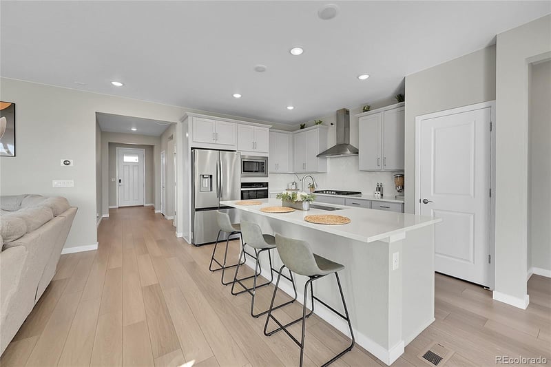 23642 40th Ave, Aurora, CO 80019