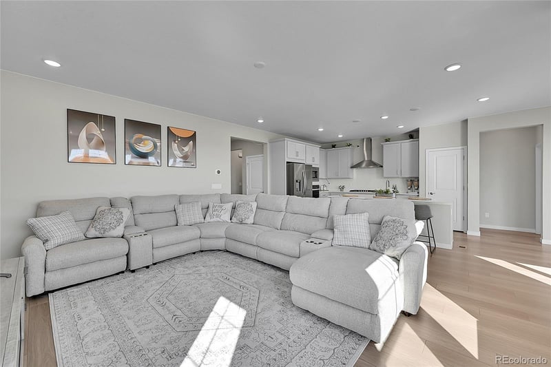 23642 40th Ave, Aurora, CO 80019