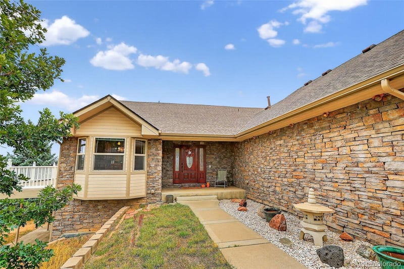 73 S Algonquian Ct, Aurora, CO 80018