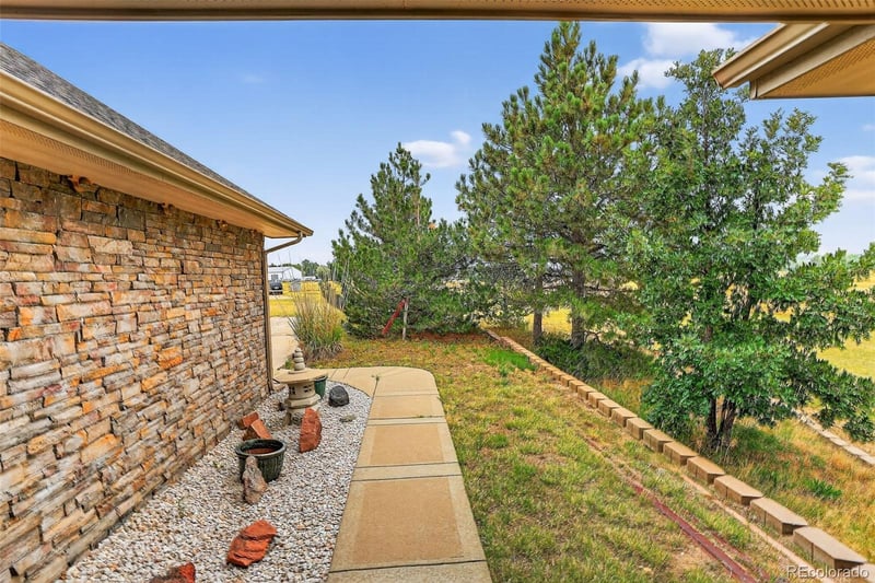 73 S Algonquian Ct, Aurora, CO 80018