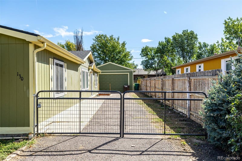 130 Dahlia St, Hudson, CO 80642