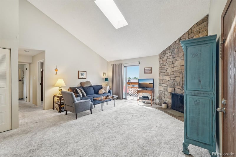 331 Wright St #304, Lakewood, CO 80228