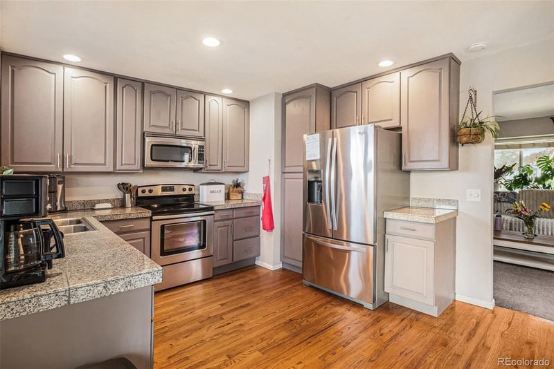 8975 Coyote St, Highlands Ranch, CO 80126