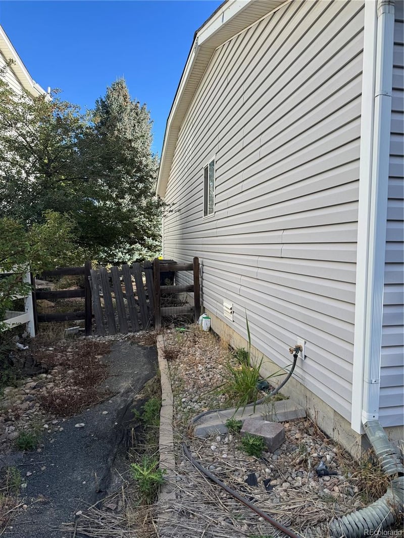 9650 Fox Den Dr, Littleton, CO 80125