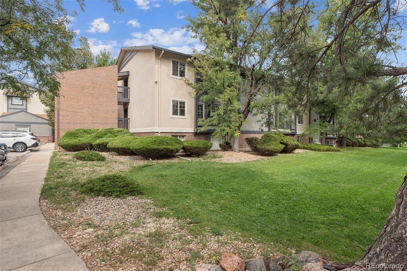 860 Moorhead Cir #2H, Boulder, CO 80305