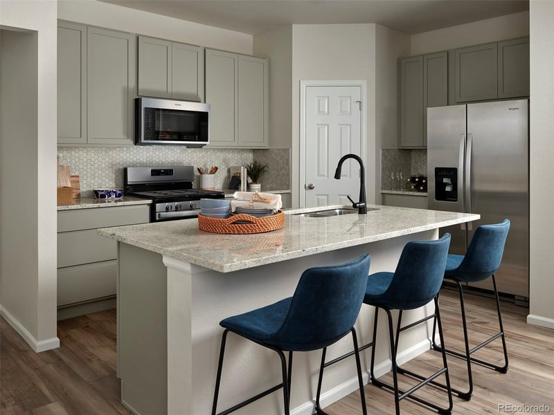 749 Shawnee St, Aurora, CO 80018