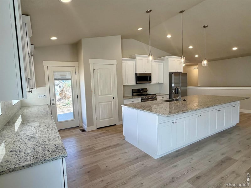 9048 Harlequin Cir, Frederick, CO 80504