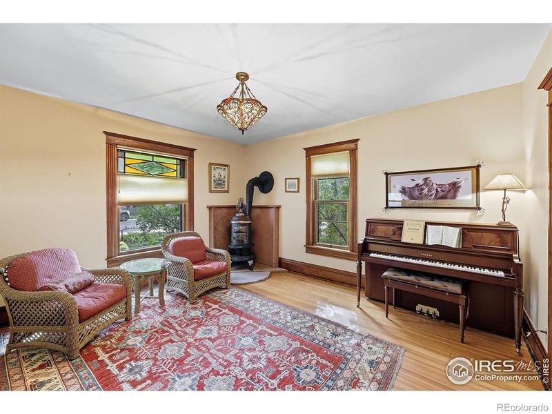 418 Seward St, Lyons, CO 80540