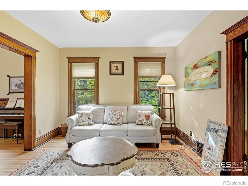 418 Seward St, Lyons, CO 80540