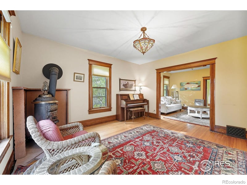 418 Seward St, Lyons, CO 80540