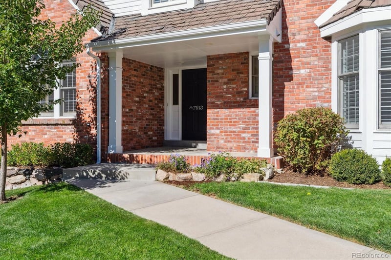 7013 S Locust Cir, Centennial, CO 80112