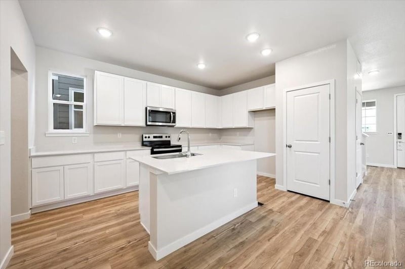 4719 Valdai Ct, Aurora, CO 80019