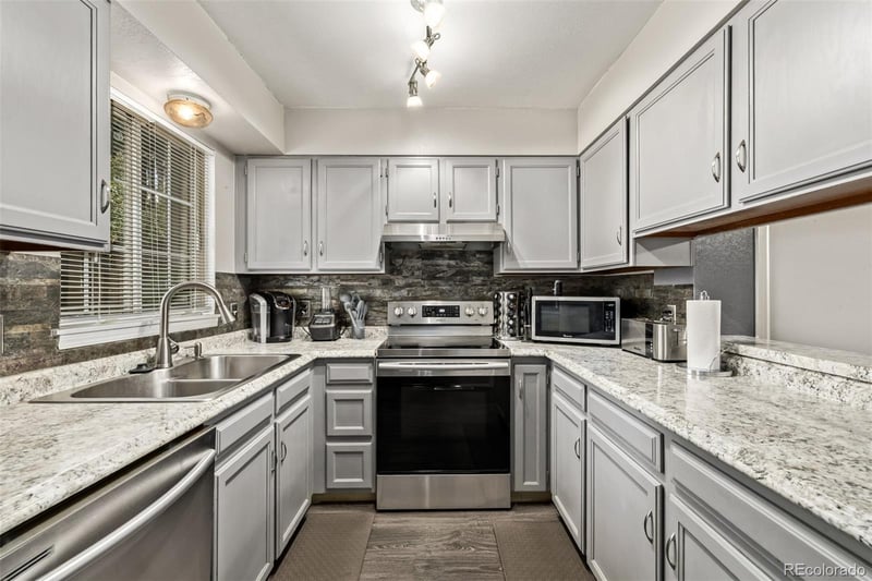 6766 Holland Way, Littleton, CO 80128