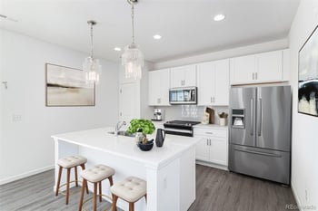 126 Vandriver Way, Aurora, CO 80018