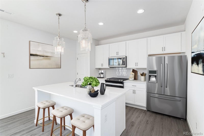 126 Vandriver Way, Aurora, CO 80018