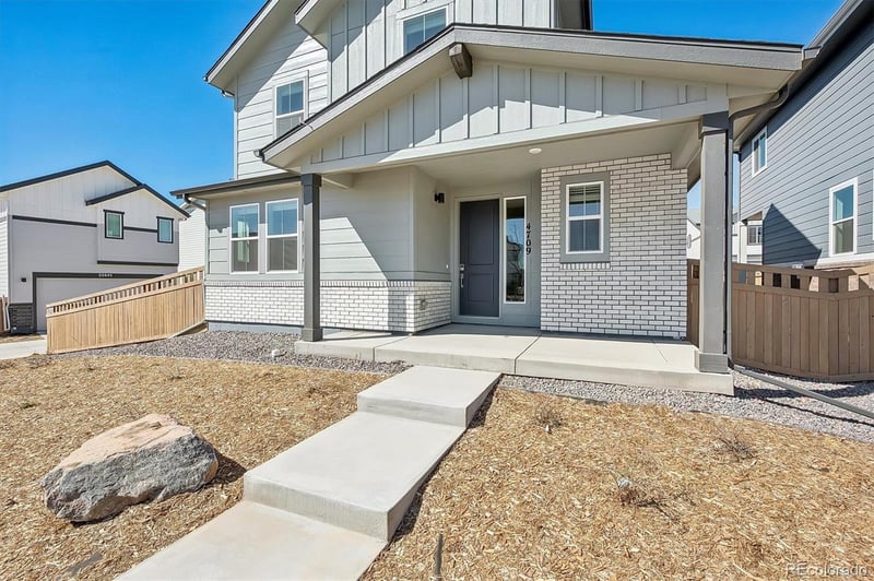 4709 Valdai Ct, Aurora, CO 80019