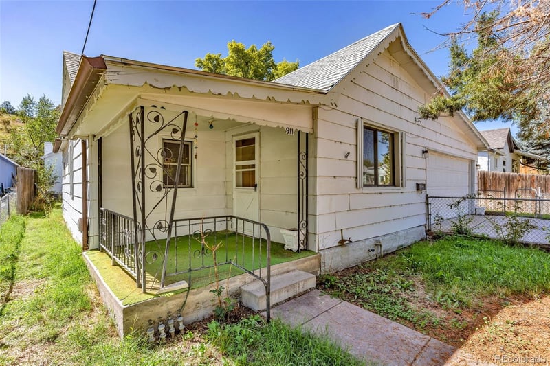 911 W 1st St, Florence, CO 81226
