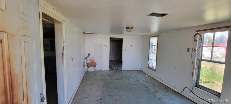 404 2nd St, Julesburg, CO 80737