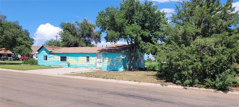 404 2nd St, Julesburg, CO 80737