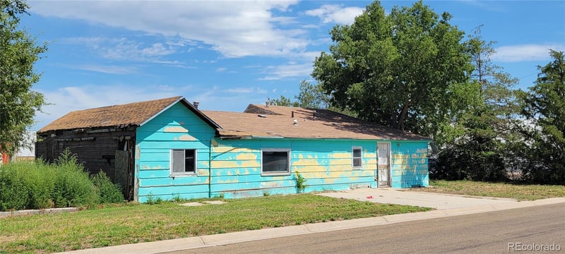 404 2nd St, Julesburg, CO 80737