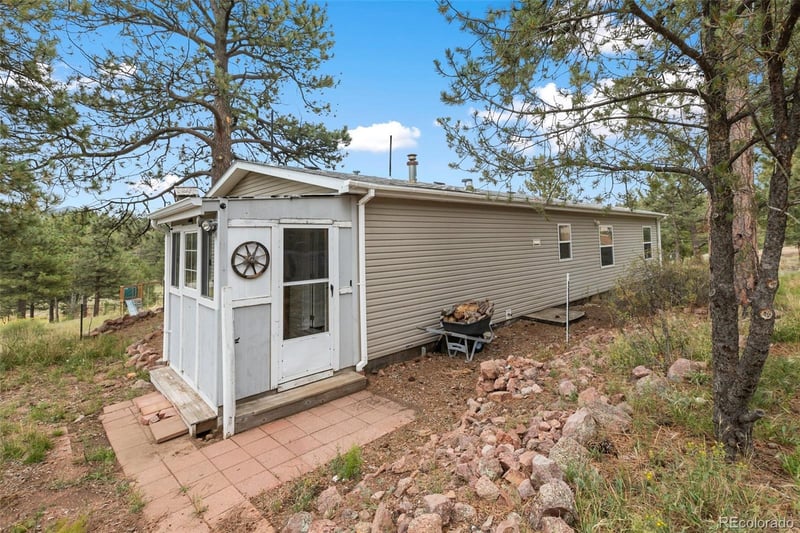 1703 Arapahoe Dr, Florissant, CO 80816