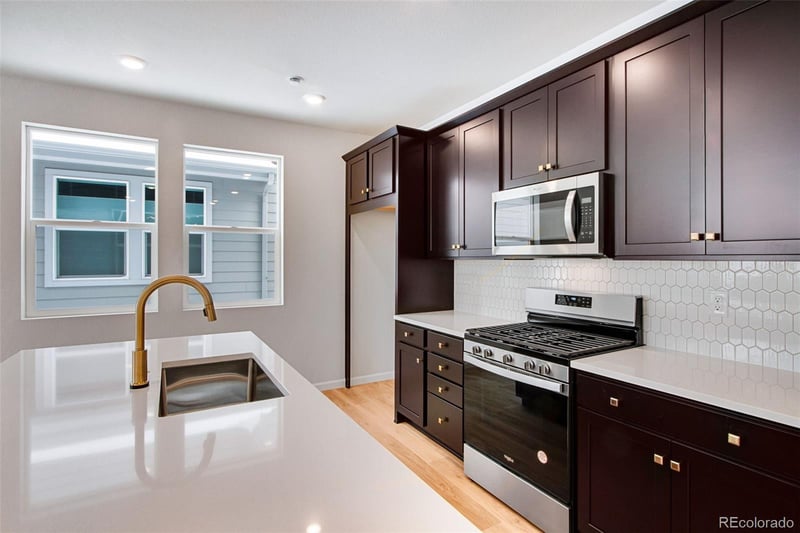 1423 Great Western Dr, Longmont, CO 80501