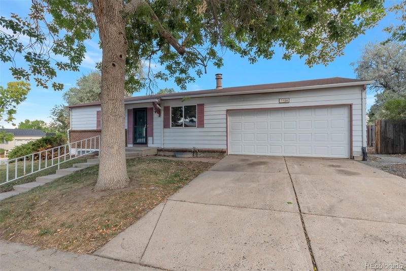 3984 Pitkin Way, Aurora, CO 80013