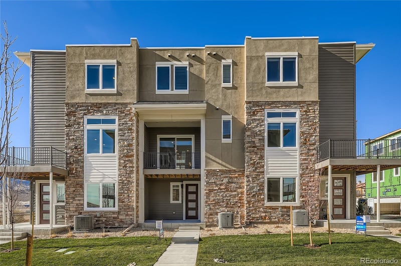 15527 W Washburn Dr, Lakewood, CO 80228